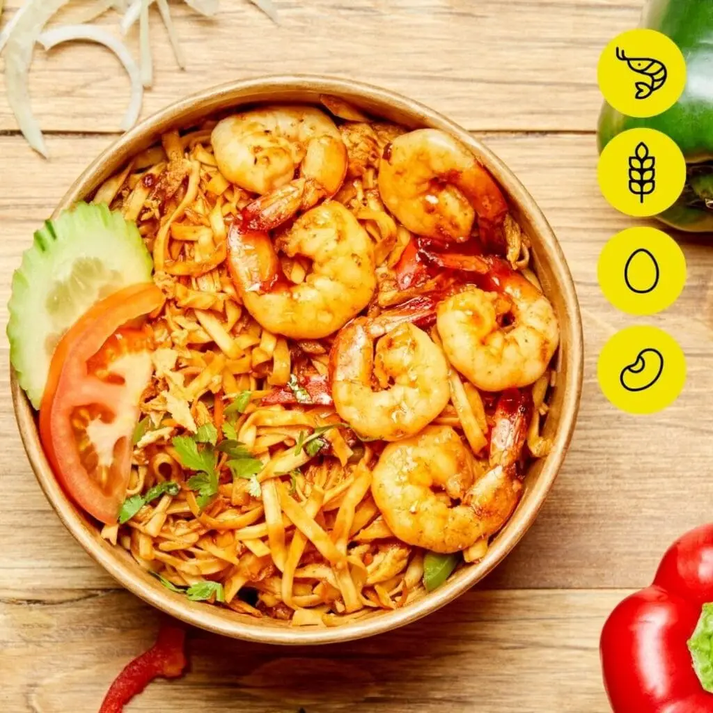 Bangcook Mi Prat Crevettes - nouilles thaï sautées, crevettes et légumes au wok, street food thaï authentique.