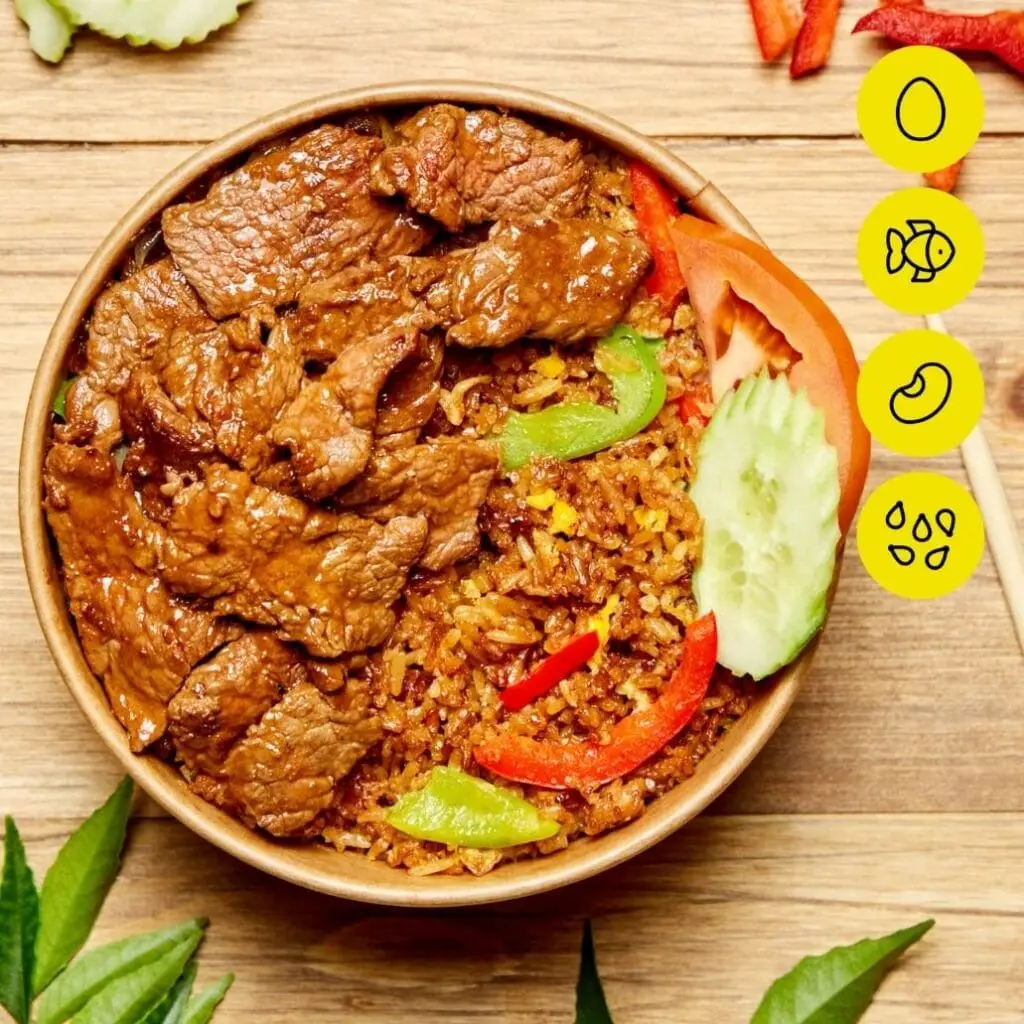 Bangcook Khao Prat Bœuf - riz thaï sauté au wok, bœuf mariné, œuf et légumes croquants, une street food authentique.