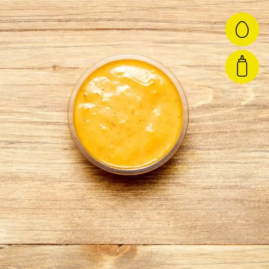 Bangcook – Sauce Dynamite, une sauce thaï relevée et crémeuse, parfaite pour napper poulet, crevettes et snacks croustillants.