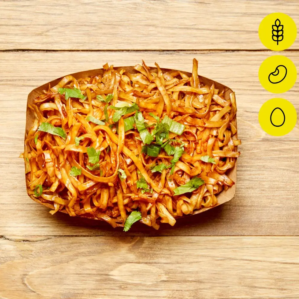 Bangcook – Nouilles sautées au wok, une recette thaï savoureuse avec des nouilles fondantes et des saveurs authentiques.