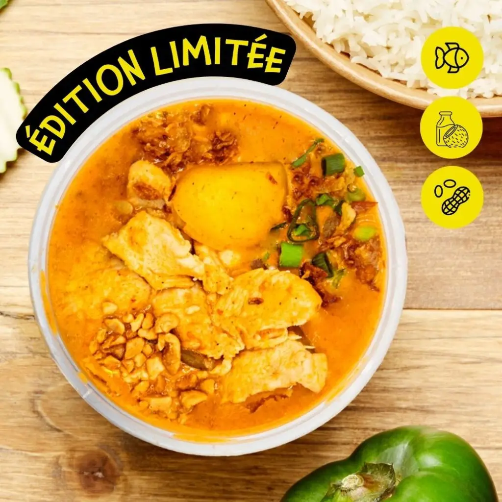 Bangcook Massaman Poulet - un curry thaïlandais aux épices douces, poulet fondant et riz parfumé, street food gourmande.