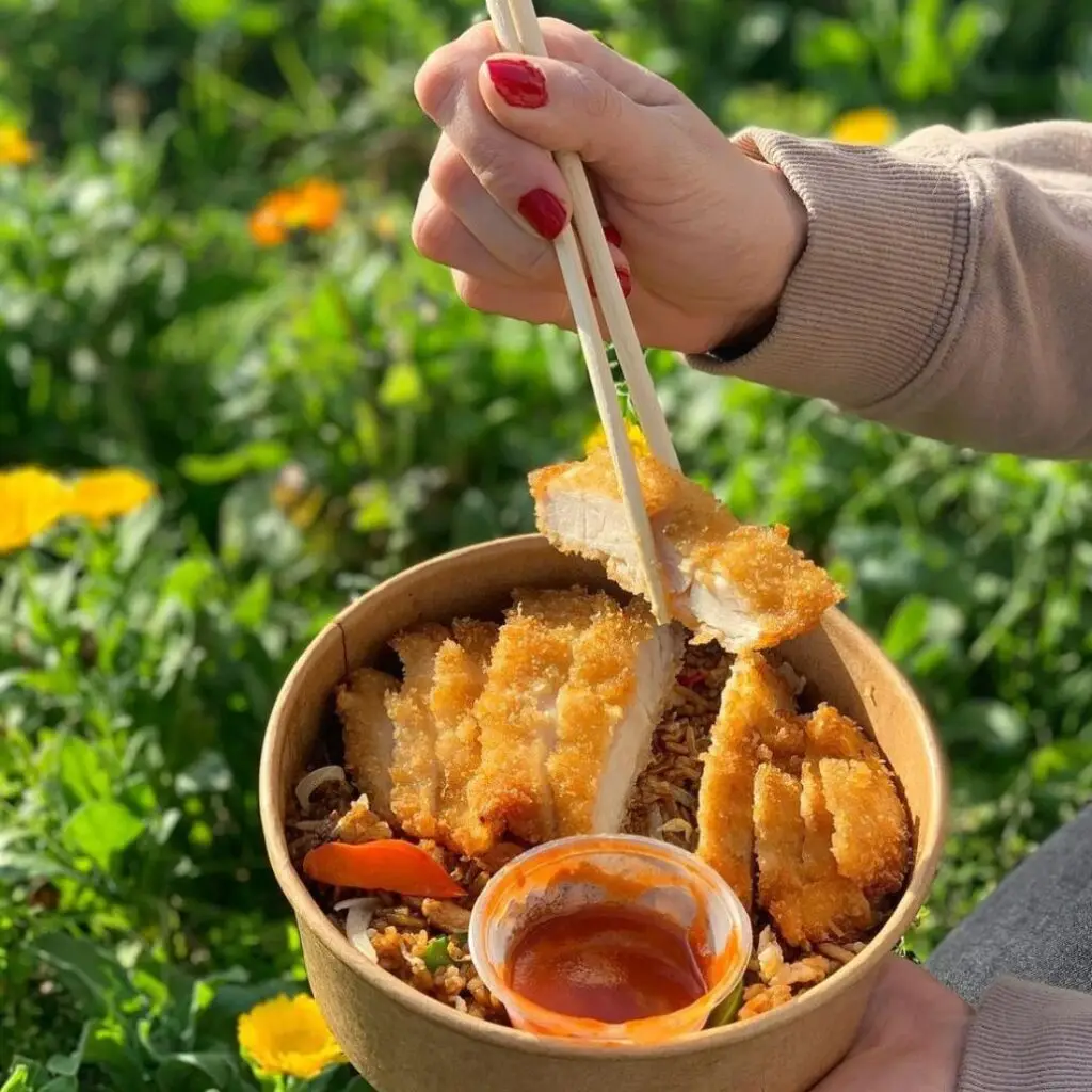 Bangcook s’engage pour l’environnement : plat thaï éco-friendly dégusté en pleine nature