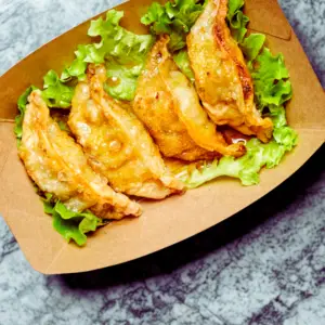 Gyozas aux légumes croustillants, spécialité végétarienne Bangcook Fast-Good thaïlandais