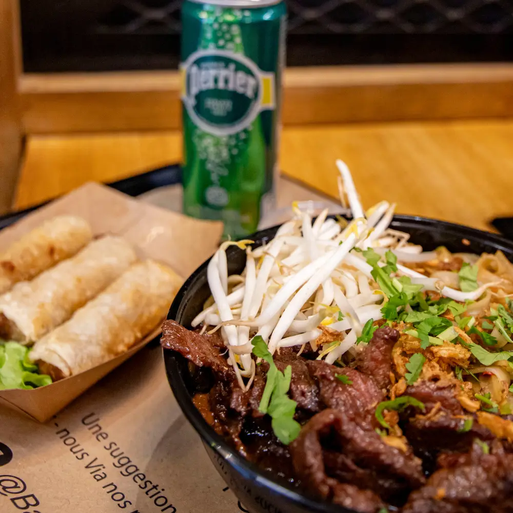Menu Pad Thaï bœuf, nems thaï & Perrier — Bangcook Fast Good Thai