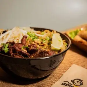 Bangcook Pad Thaï au bœuf, plat traditionnel thaïlandais servi sur place à Paris, Aulnay-sous-Bois, Montreuil, Nanterre, Argenteuil, Boulogne et Saint-Denis