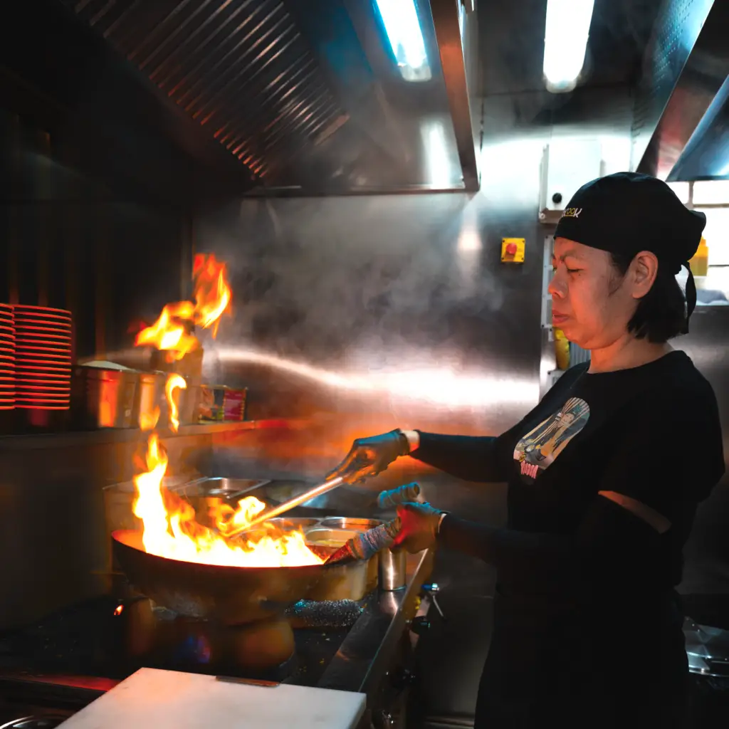 wok thai live resto bangcook fast good thai