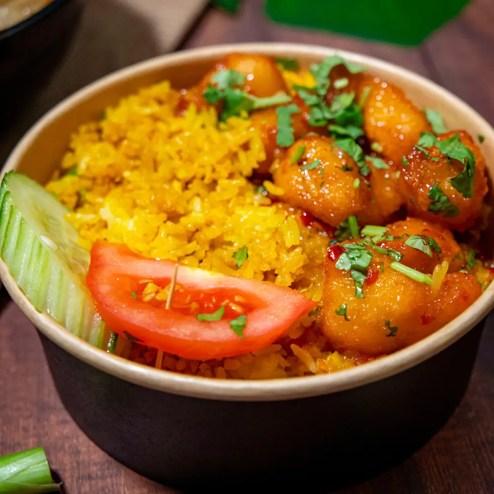 sweety poulet poulet panné avec qauce sweet chilli thai et riz thai sauté bangcook fast food thai