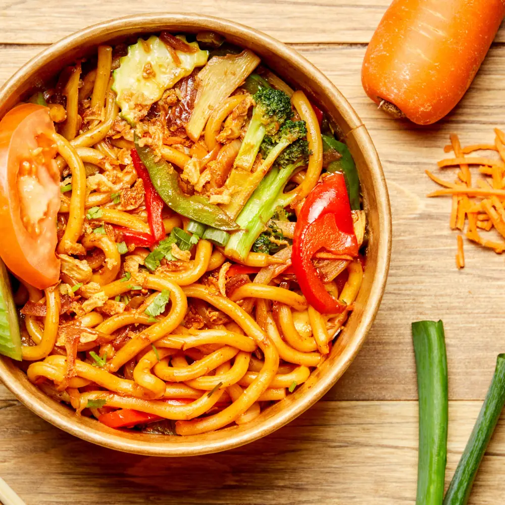 Udon legumes veggies thai street food fusion